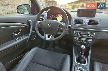 Хэтчбек Renault Megane 2010 в 