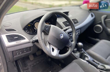 Хэтчбек Renault Megane 2011 в 