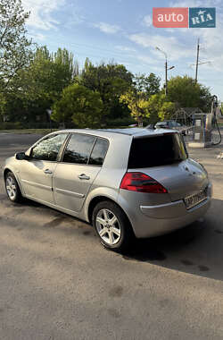 Хетчбек Renault Megane 2006 в 