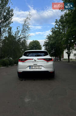 Хетчбек Renault Megane 2016 в 