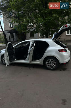 Хетчбек Renault Megane 2016 в 
