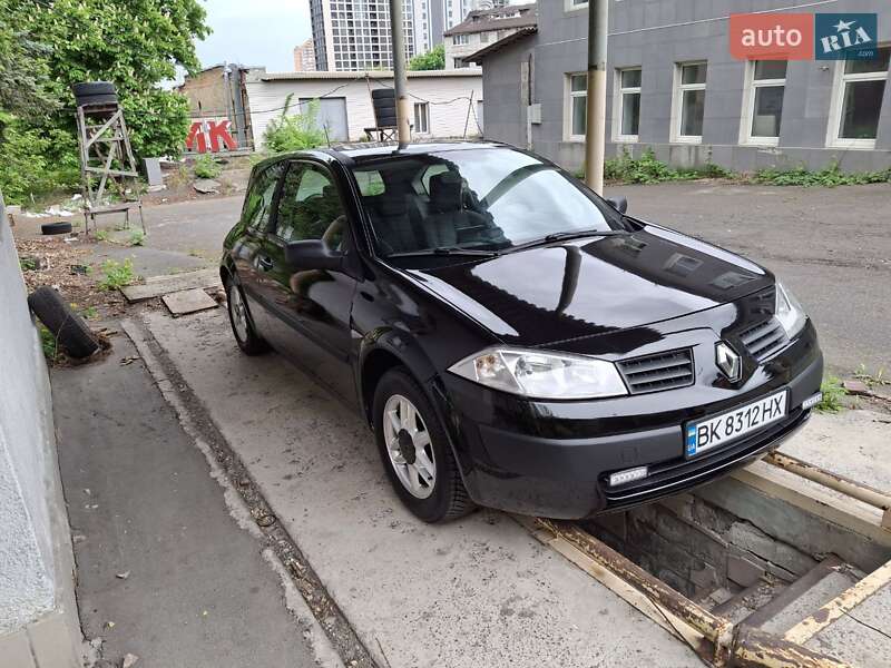 Купе Renault Megane 2005 в 