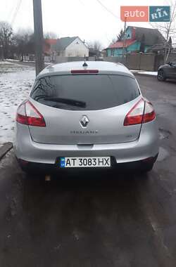 Хетчбек Renault Megane 2011 в 