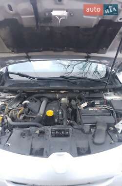 Хетчбек Renault Megane 2011 в 