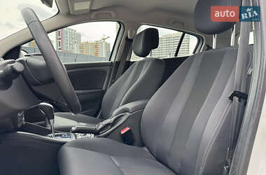 Хэтчбек Renault Megane 2012 в 