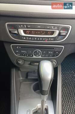 Купе Renault Megane 2010 в 
