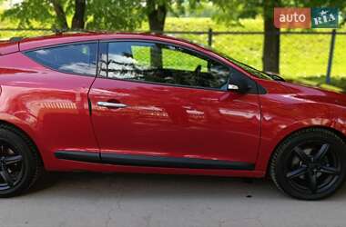Купе Renault Megane 2010 в 
