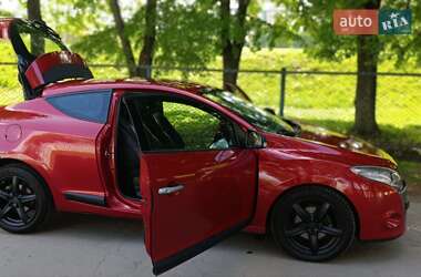 Купе Renault Megane 2010 в 