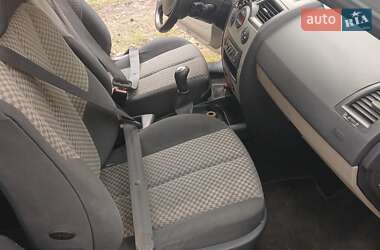 Хэтчбек Renault Megane 2003 в 