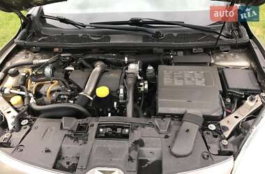 Кабриолет Renault Megane 2010 в 