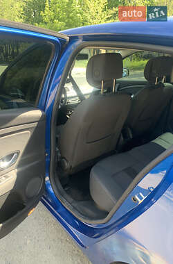 Хэтчбек Renault Megane 2009 в 