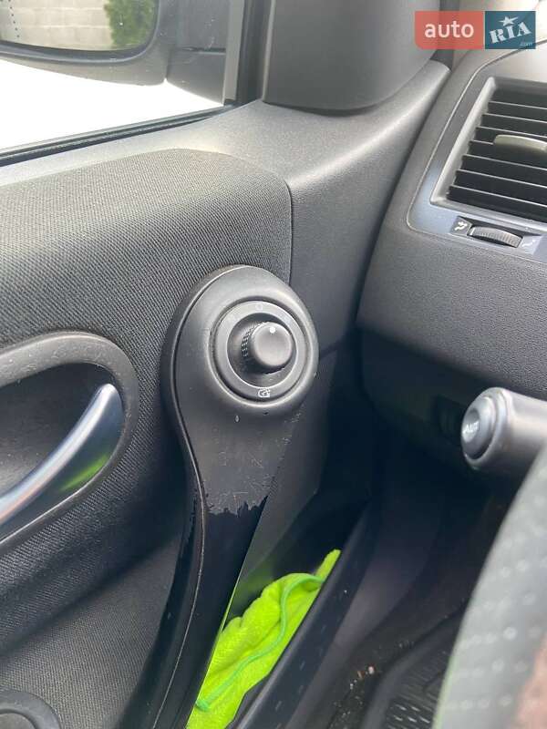 Седан Renault Megane 2004 в Кропивницькому