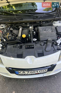 Купе Renault Megane 2011 в 