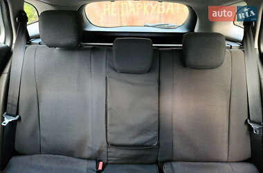 Хетчбек Renault Megane 2011 в 