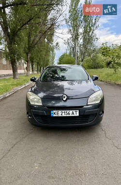 Хетчбек Renault Megane 2011 в 