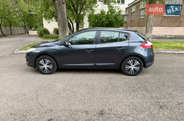 Хетчбек Renault Megane 2011 в 
