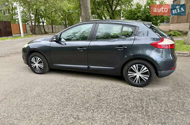 Хетчбек Renault Megane 2011 в 