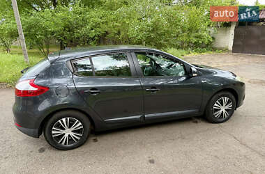 Хетчбек Renault Megane 2011 в 