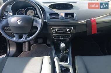 Хетчбек Renault Megane 2010 в 