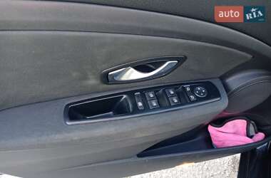 Хетчбек Renault Megane 2010 в 