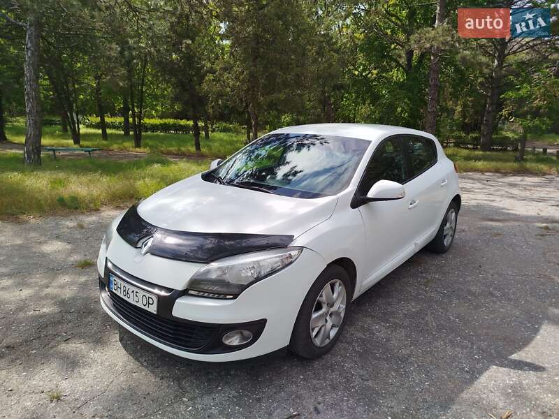 Хэтчбек Renault Megane 2013 в 