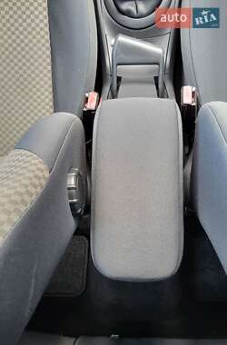 Хетчбек Renault Megane 2006 в 