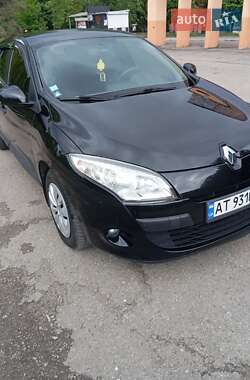 Хэтчбек Renault Megane 2011 в 