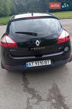 Хэтчбек Renault Megane 2011 в 