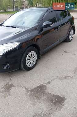 Хэтчбек Renault Megane 2011 в 