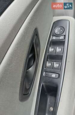 Хэтчбек Renault Megane 2011 в 