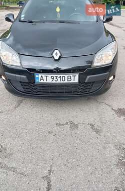 Хэтчбек Renault Megane 2011 в 
