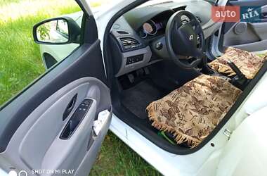 Хетчбек Renault Megane 2009 в  фото 5 Хетчбек Renault Megane 2009 в