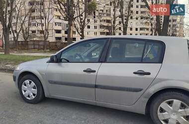 Хэтчбек Renault Megane 2004 в 