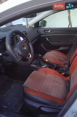 Седан Renault Megane 2017 в 