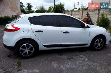 Хэтчбек Renault Megane 2011 в 