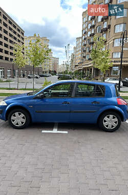 Хэтчбек Renault Megane 2005 в 