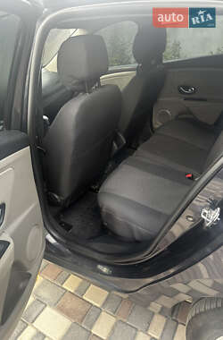 Хетчбек Renault Megane 2010 в 