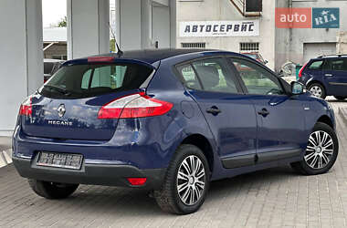 Хетчбек Renault Megane 2010 в 