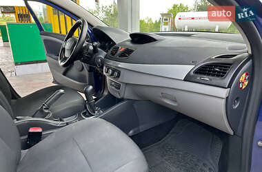 Хетчбек Renault Megane 2010 в 