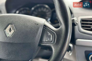 Хетчбек Renault Megane 2010 в 