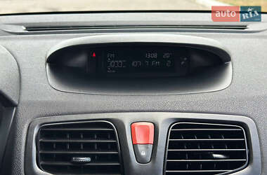 Хетчбек Renault Megane 2010 в 