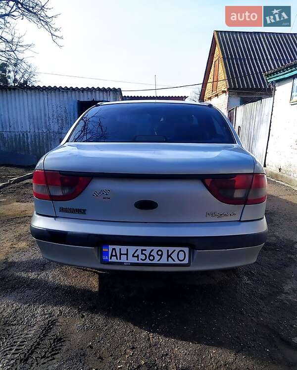 Седан Renault Megane 2003 в 
