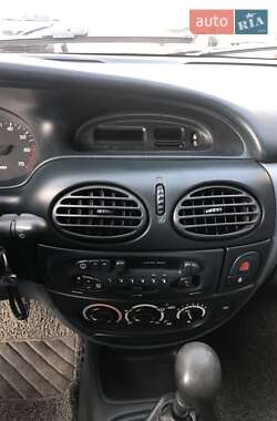 Хэтчбек Renault Megane 1997 в 