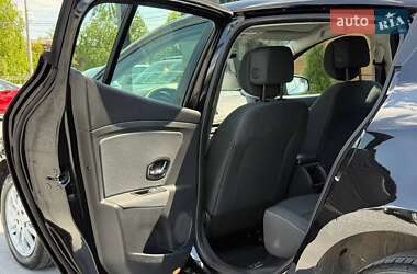 Хэтчбек Renault Megane 2012 в 