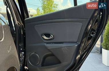 Хэтчбек Renault Megane 2012 в 