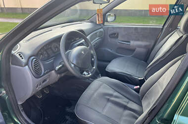 Хэтчбек Renault Megane 1999 в 
