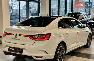 Седан Renault Megane 2018 в 