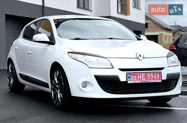 Хэтчбек Renault Megane 2011 в 