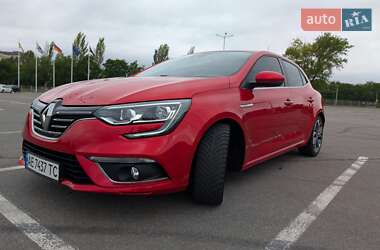 Хэтчбек Renault Megane 2018 в 
