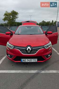Хэтчбек Renault Megane 2018 в 